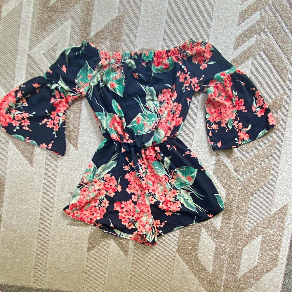 iJoah Black Floral Off-Shoulder Bell Sleeve Romper Elastic Waist Size S